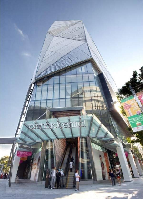 商場採用不規則的建築結構。( 相片來源:新加坡旅遊局 ) 新加坡